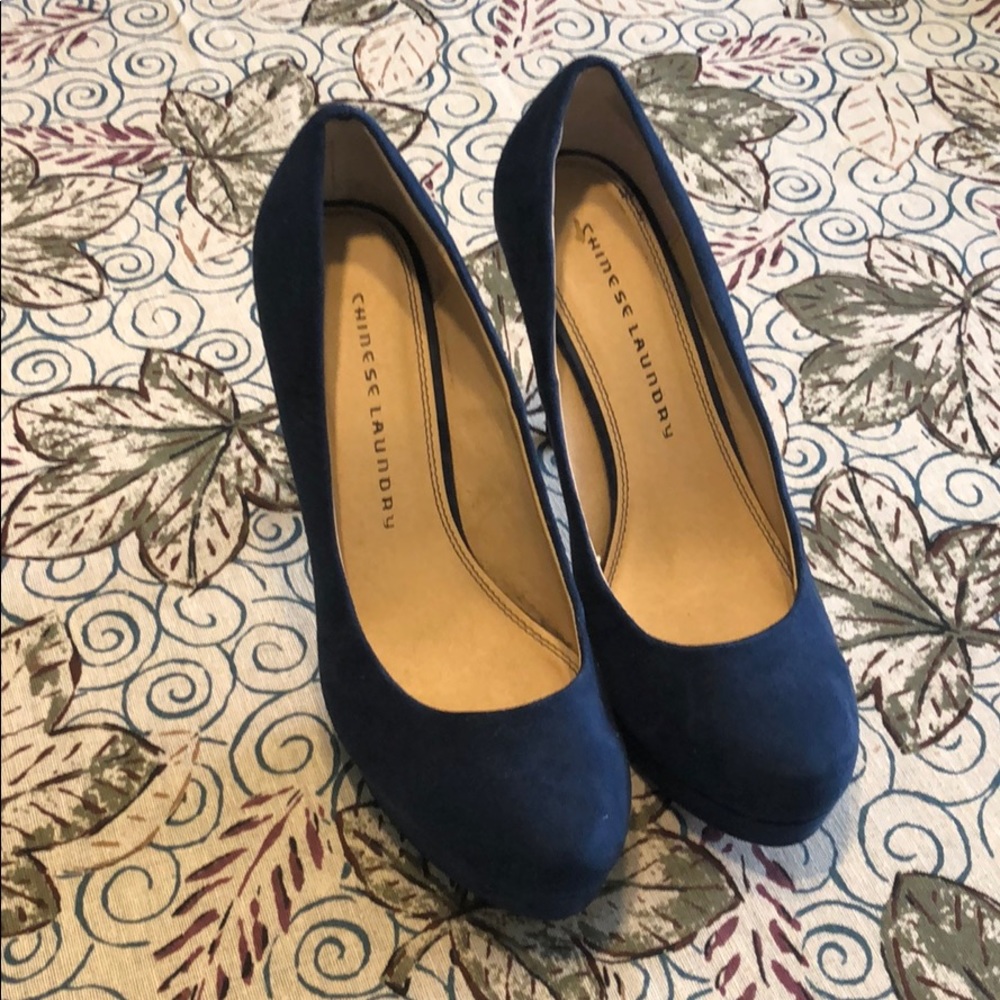 “Blue Suede Shoes”